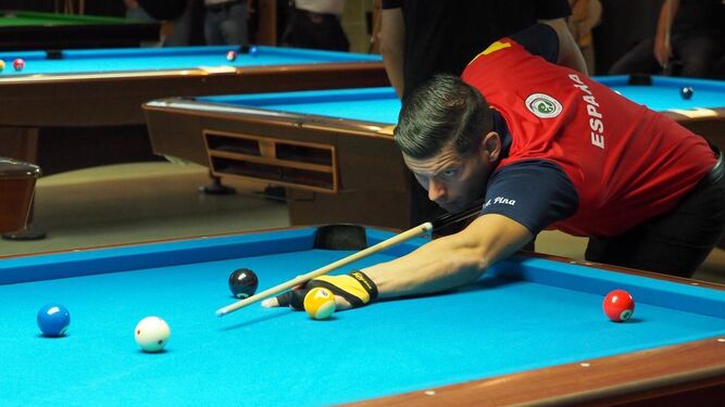 Learn the secrets of billiards with J.A. Pina